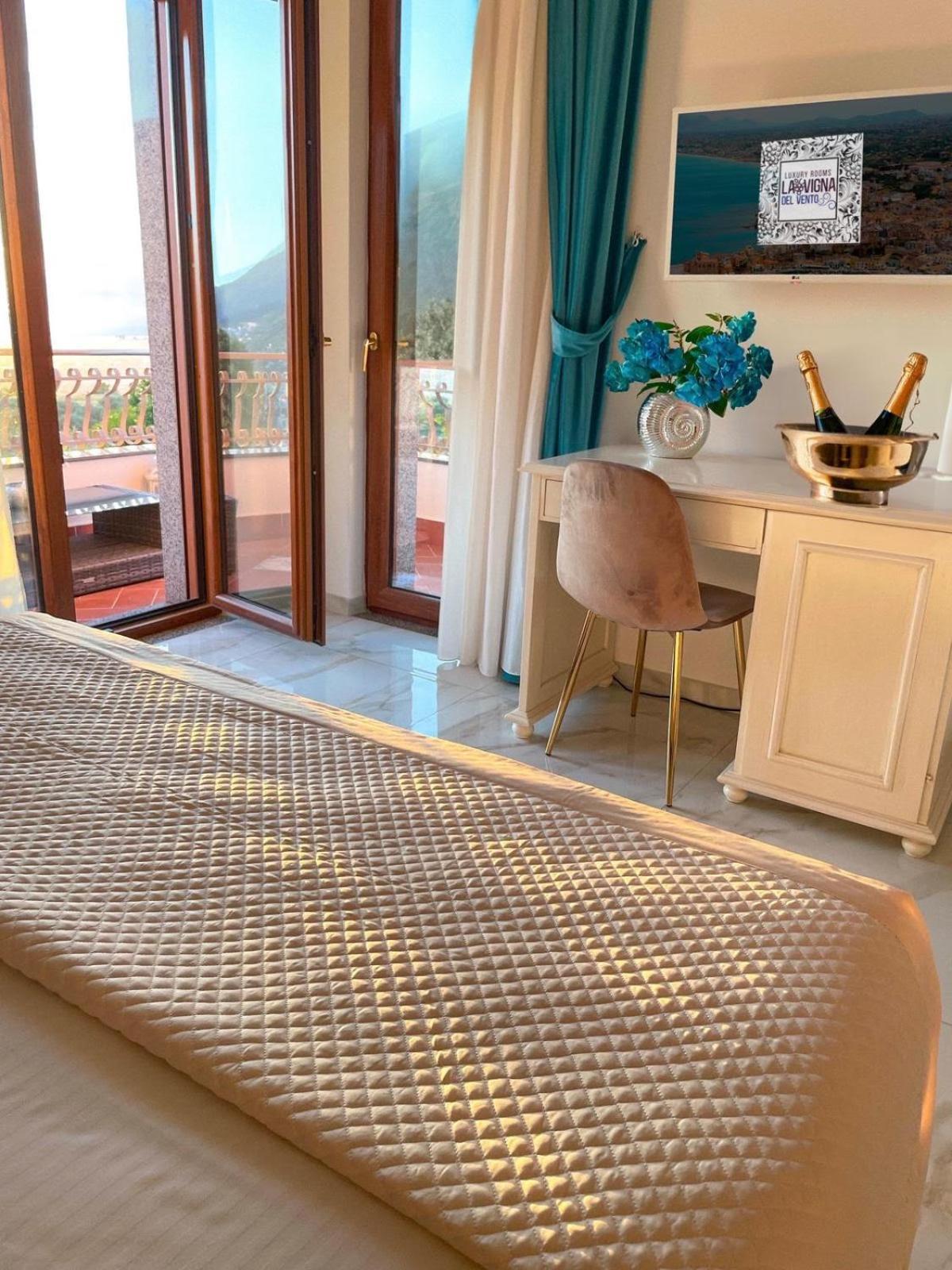 La Vigna Del Vento Bed & Breakfast Casola di Napoli Ngoại thất bức ảnh